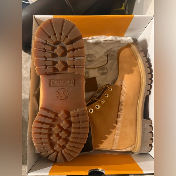 Timberland Wheat Nubuck Boots with Black Collar - Picture 4 of 6